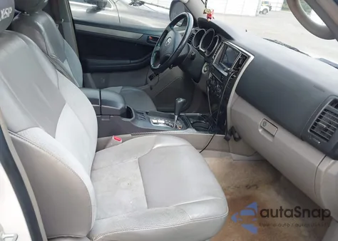 2006 Toyota 4Runner Sr5 V6 z USA, uszkodzony, nr VIN JTEZU14R768047932